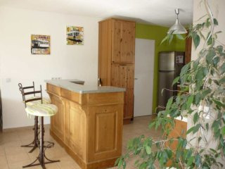 4 Bedrooms - Maison Contemporaine - For..