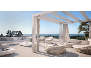 Contemporary Style Apartment With Sea..