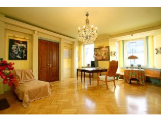 Exclusive Apartment In Riga