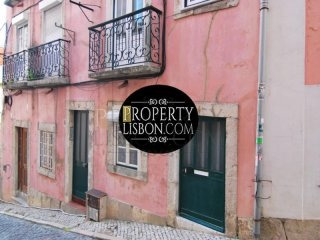 Renovated character 1-bedroom apartment..