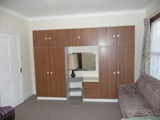 Room share for women, Zone 3..