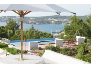 Spacious villa with beautiful sea views