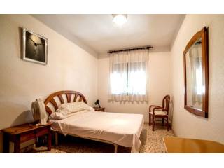 4 bed townhouse very close to the beach