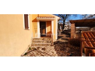 Istra, Baderna, 111m2, samostojeća kuća s velikom okućnicom
