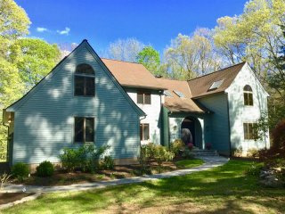 4 bedroom House For Sale: 32 Pine Drive..