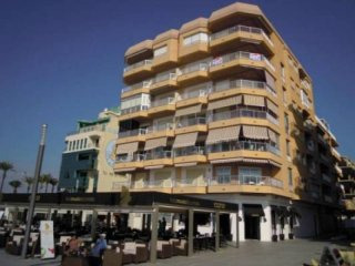 3 Bedroom 2 Bathroom Apartment In..