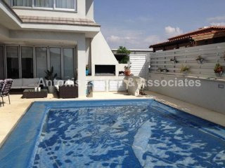 Detached house with s/pool in Lakatamia