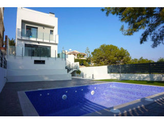 3 Bedrooms - Villa - Alicante - For Sale