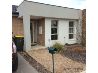 Well Looked After Home in Deer Park!