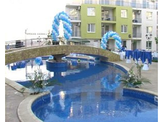 Top floor apartment with 2 bedrooms..