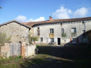 EC0495al Vast 17thCentury House..