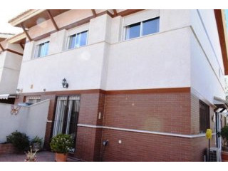 4 bedroom, 3 bathroom Semi-detached..