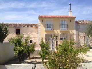 Cortijo / Country House in Albox