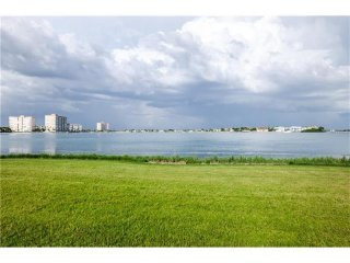 2 bedroom Property For Sale: 6104 PALMA..