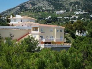 VILLA FOR SALE IN MIJAS