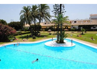 1 Bedroom Middle Floor Apartment