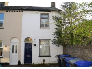 2 bedroom end of terrace house to rent