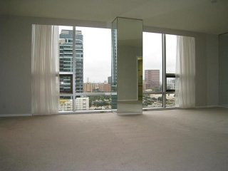 2 bedroom Flat For Sale: 5100 San..
