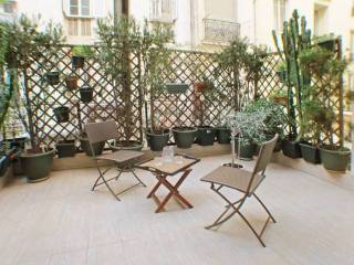Excellent central location, charming 2..