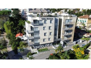 OPATIJA - CENTAR, EKSKLUZIVNA NOVOGRADNJA 2S+DB S GARAŽOM I..