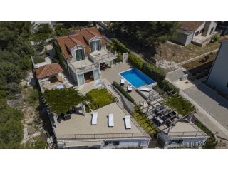 Brač, Milna - kuća s bazenom, 4 apartmana, 250m2, 670m2 o..