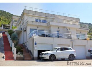 Vis, 3s apartman s terasom i pogledom na more