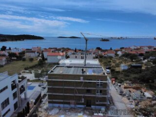 ROGOZNICA- JEDNOSOBNI STAN 200M OD PLAŽE