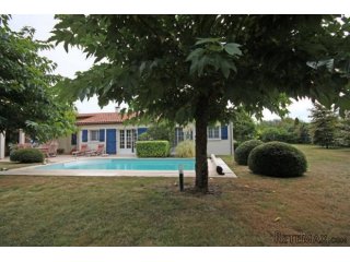 Les Forges (79) - Overlooking a golf course, modern bungalow..