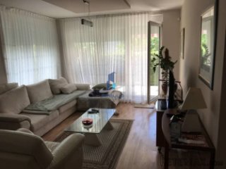 Bijenik, trosoban stan 90m2 s vrtom