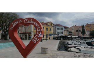 Selce, kuća 140 m od mora na 3 etaže