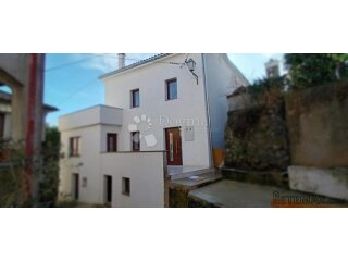Dvoetažni apartman sa ogromnom terasom