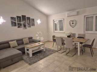 PRODAJE SE MODERAN STAN U ROGOZNICI – NEPROCJENJIV POGLED NA