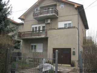 Porodicna kuca 230m2, 25 maj- Mladenovac