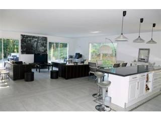 Contemporary House 4 Rooms