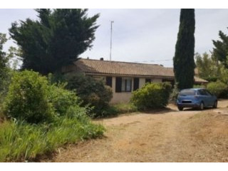 Villa With Pool and Constructible Land