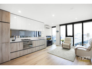 An Ultra-Stylish Habitat Retreat