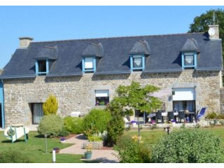 Renovated Farmhouse, Landscaped Grounds