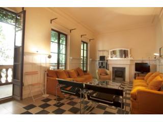 Nice Apartment With Garden In The Old..