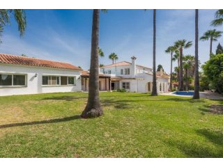 5 bedroom detached villa for sale
