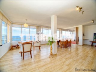 Vivienda con vistas panorámicas desde Benidorm hasta Santa..