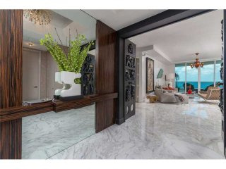 2 bedroom Flat For Sale: 16051 COLLINS..