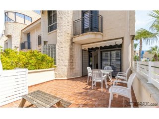 Triplex en primera línea de Cabo Roig con vistas al mar..