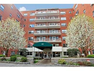 2 bedroom Co-op For Sale: Scarsdale..