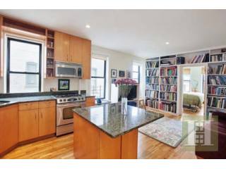 2 bedroom Apartment For Sale: 365 ST..