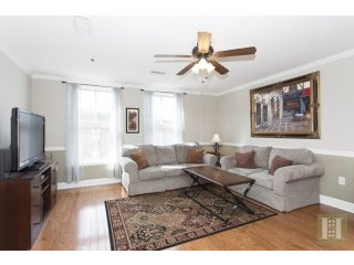 2 bedroom Apartment For Sale: 812 GRAND..