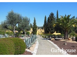 Algarve Rustic Hotel For Sale in Sao..