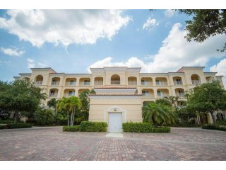 30 Harbour Isle Dr #304, Hutchinson..
