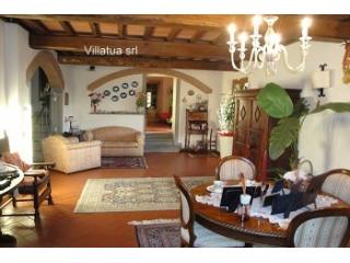 Country/farmhouse - For Sale - East of..