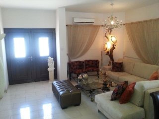 Cozy House for RENT in Agios Tychonas