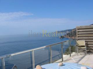 Beautiful sailor style apartment on..